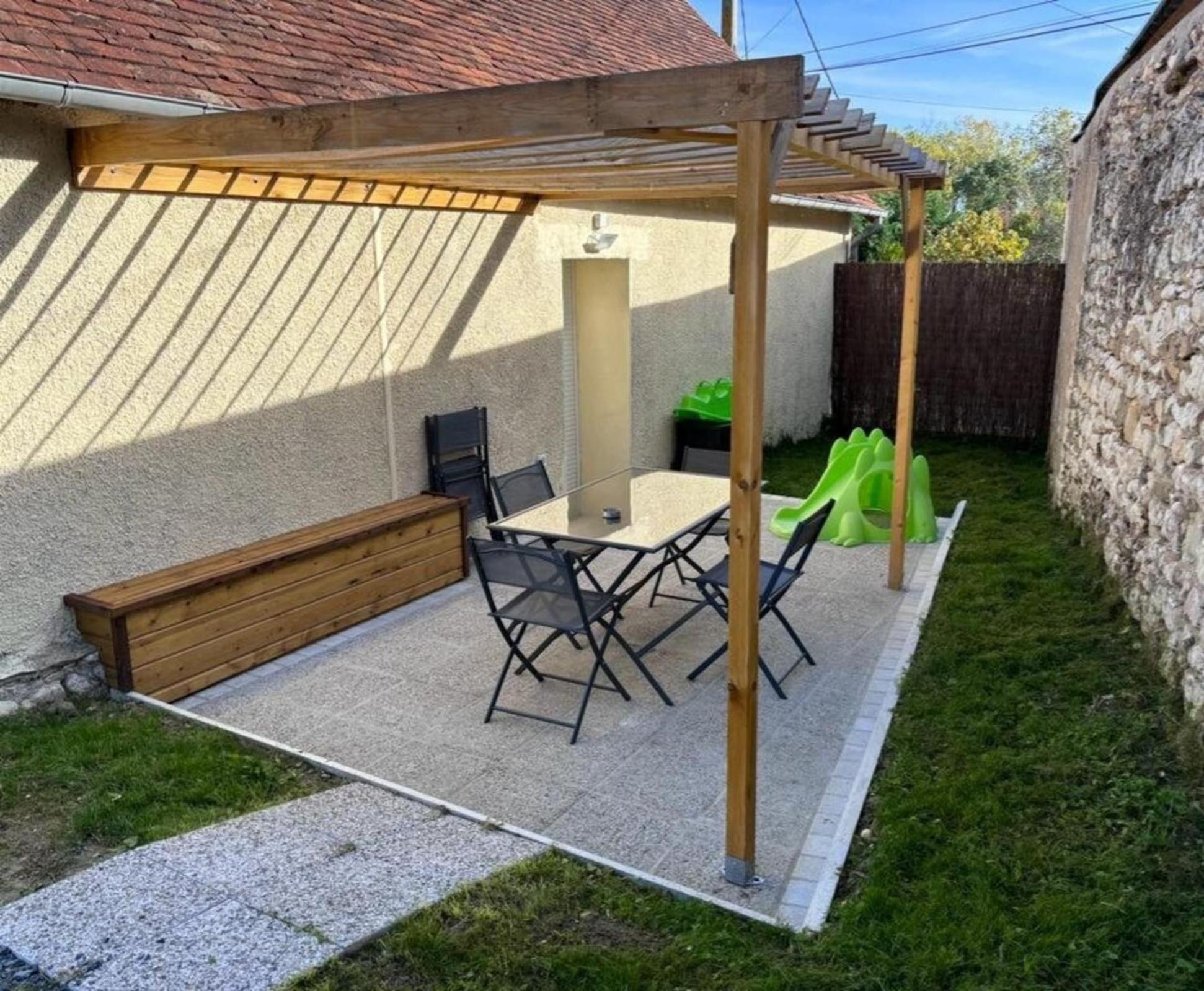 Holiday home Les Pivoines Au Calme 15min Du Zoo Meusnes